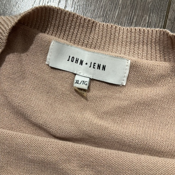 John + Jenn Tiered Ruffle Sleeve Blush sweater XL - Picture 2 of 4